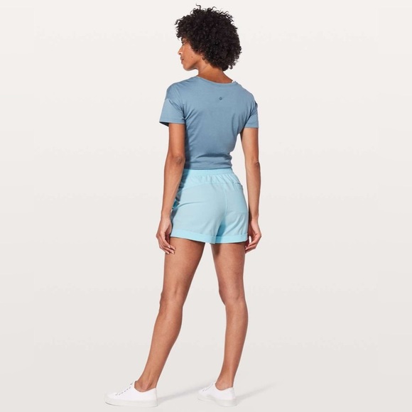 Lululemon Spring Break Away Short *4-way Stretch 3"
Blue Glow Sz 4 - Picture 5 of 12